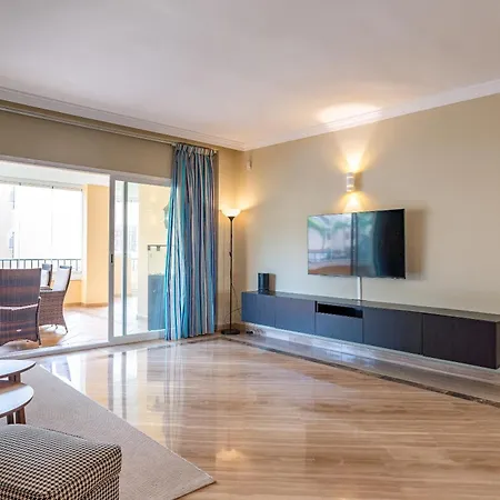 Hacienda Playa Apartahotel Marbella